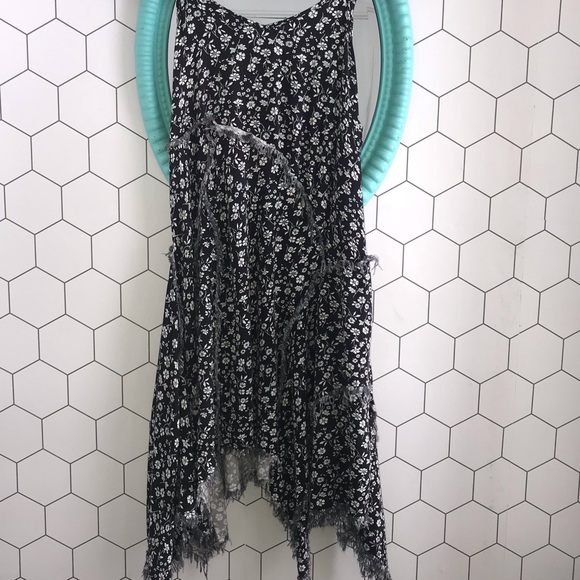 VINTAGE HAVANA Dainty Flower Print Gypsy Frayed Boho Chic Trapeze Swing Dress - Picture 2 of 9